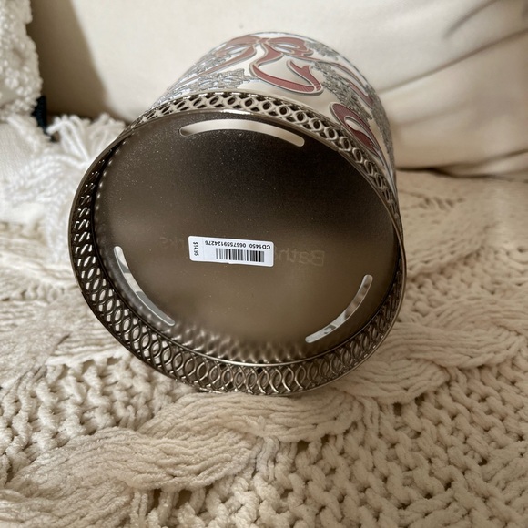 BBW 3 wick candle holder-NWT - Picture 3 of 3